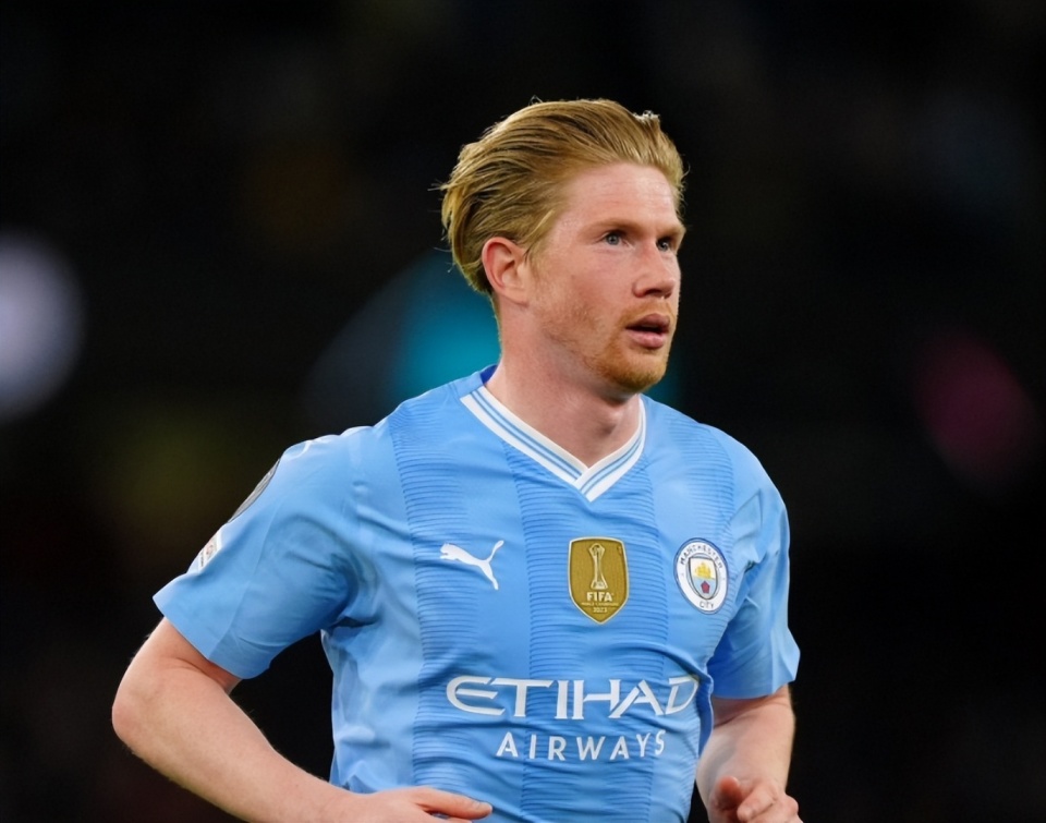 埃芬博格：拜仁前场三人能给卡尔空间，把他与梅西相比没好处